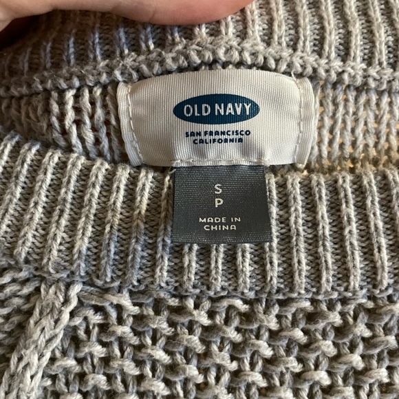 Old navy sweater - Picture 3 of 3
